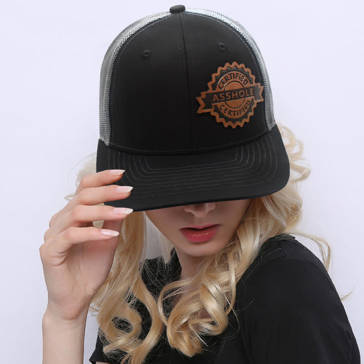 Casquette de camionneur en cuir marron avec motif de lettres