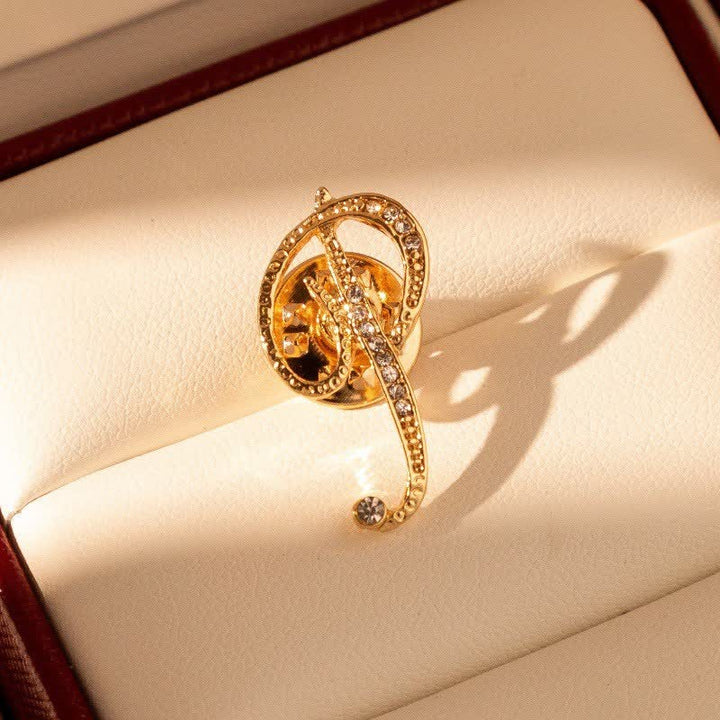 Broche en strass avec initiale 26 en or