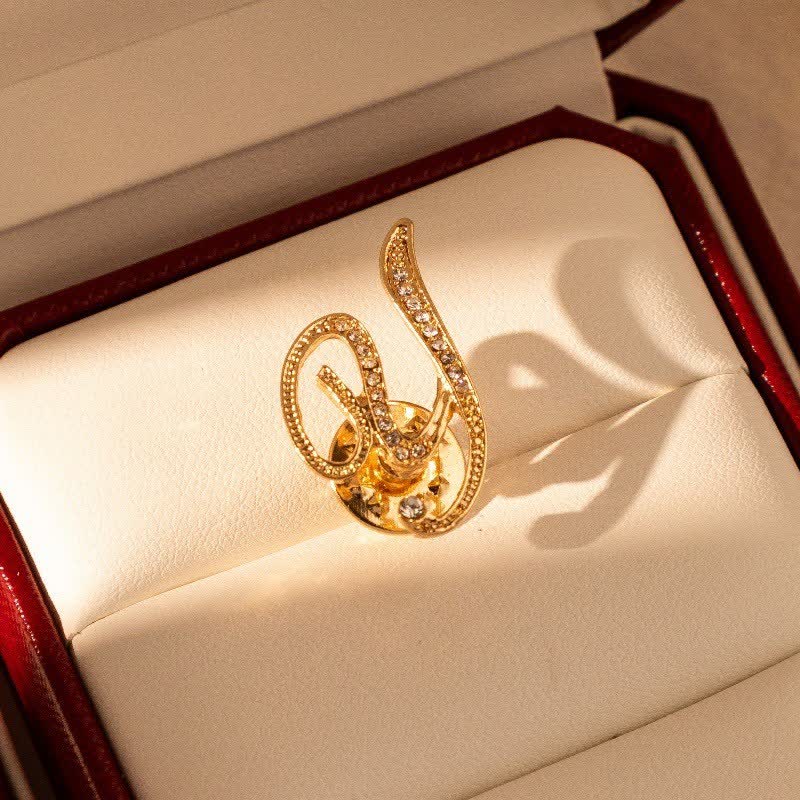 Broche en strass avec initiale 26 en or