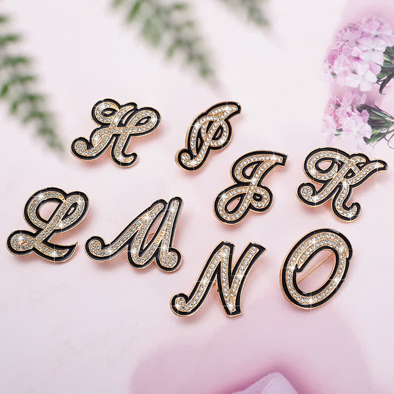Broche alphabet 26 lettres initiales en strass émaillé noir
