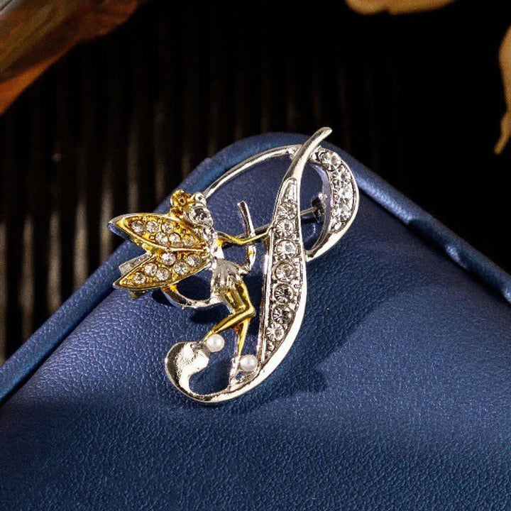 Broche papillon de course en cristal avec lettre initiale 26 de l'alphabet