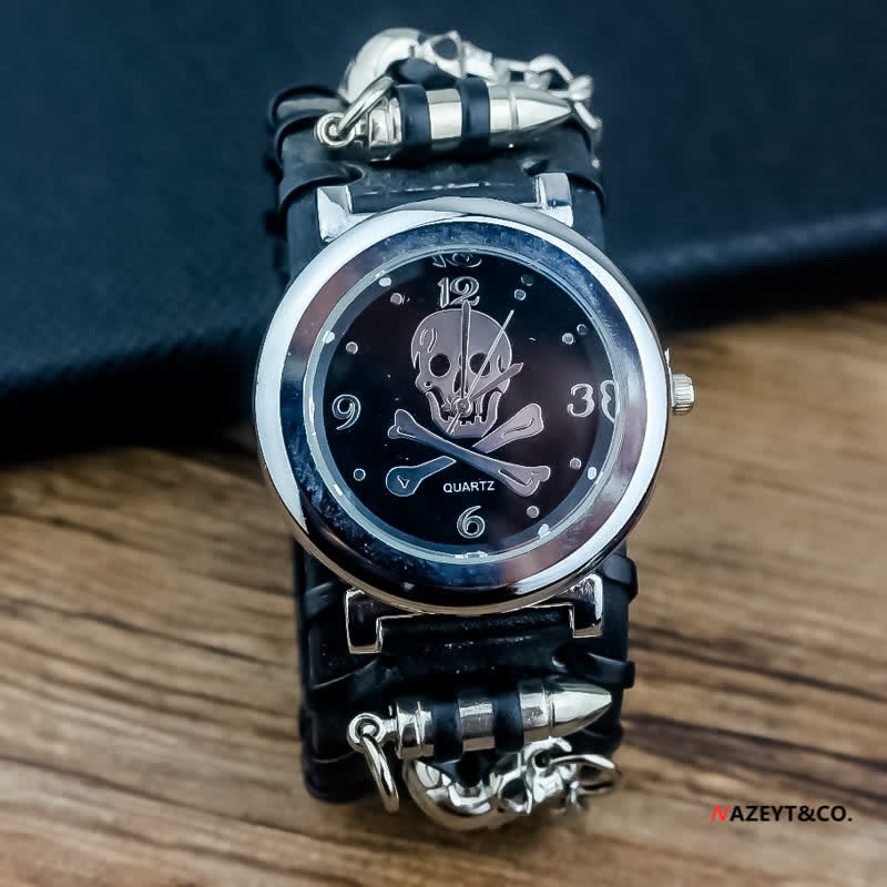 Montre homme en cuir avec cadran tête de mort et chaîne en argent