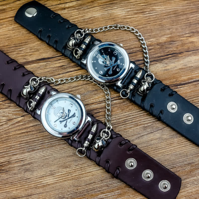 Montre homme en cuir avec cadran tête de mort et chaîne en argent
