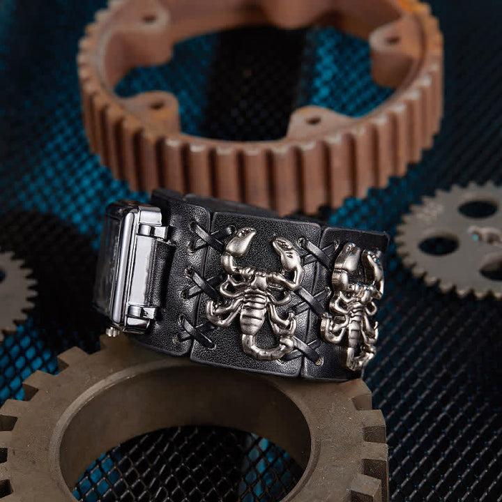 Montre-bracelet en cuir noir pour homme avec rivets et tête de mort