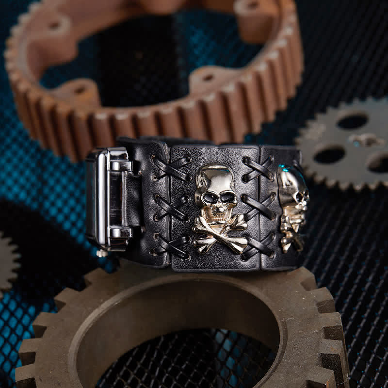 Montre-bracelet en cuir noir pour homme avec rivets et tête de mort
