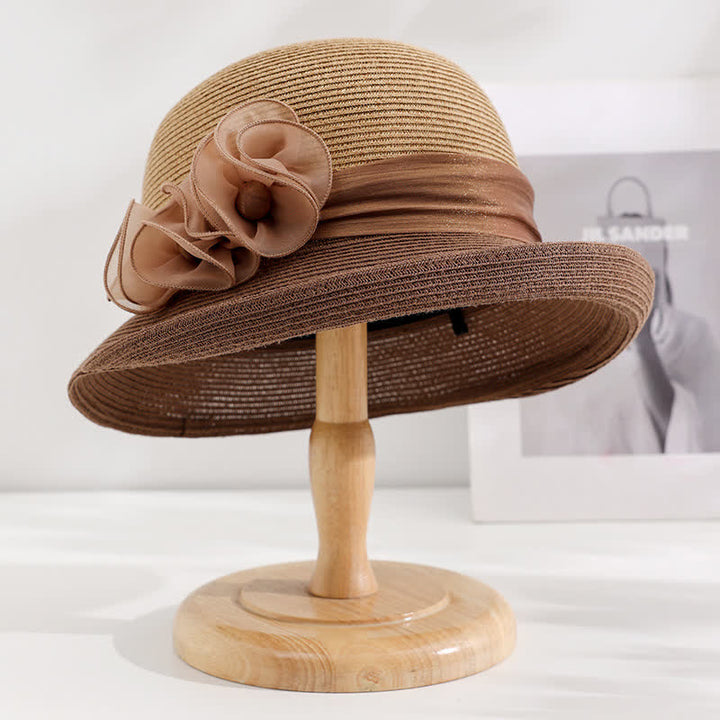 Magnifique chapeau de paille à ruban et fleurs froissées pour femme