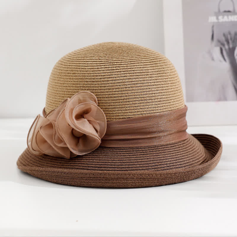 Magnifique chapeau de paille à ruban et fleurs froissées pour femme