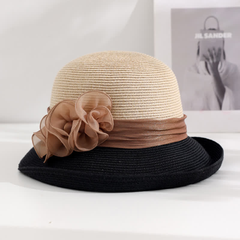 Magnifique chapeau de paille à ruban et fleurs froissées pour femme