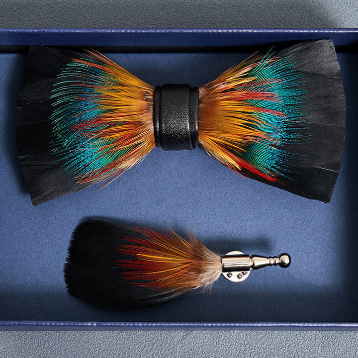 Nœud papillon à plumes noires et multicolores pour enfant avec épingle à revers