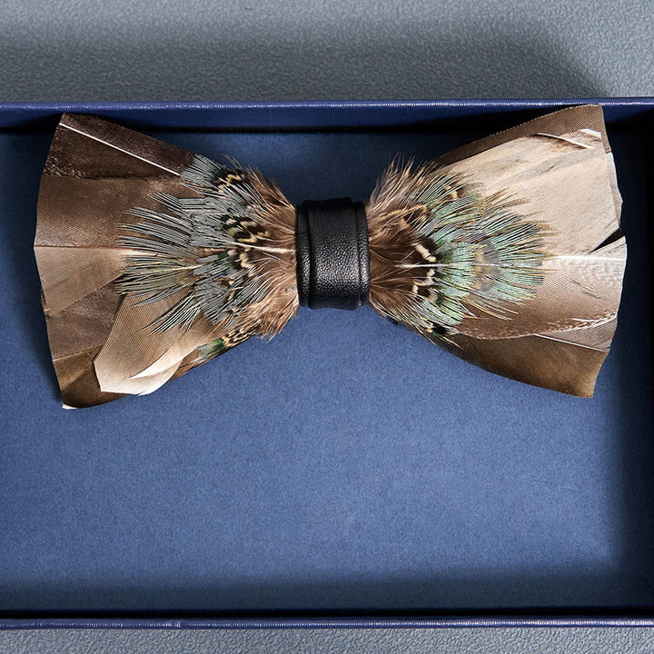 Nœud papillon en plumes de hibou gris et marron