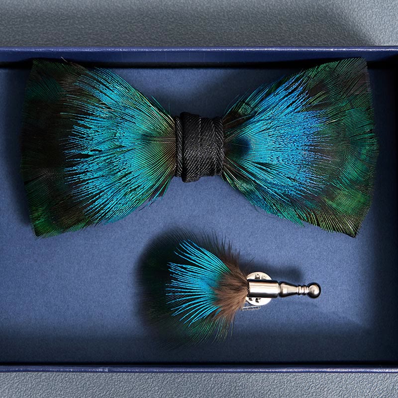Nœud papillon Aurora bleu et vert à plumes pour enfant avec épingle à revers - image 4