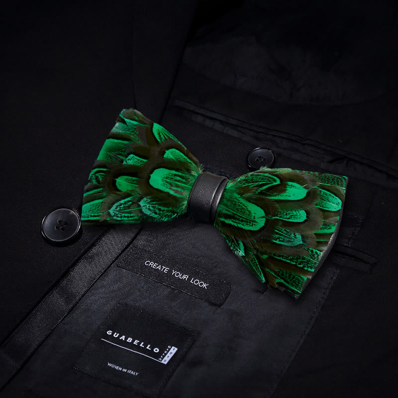 Nœud papillon en plumes de paon vert forêt et noir avec épingle à revers