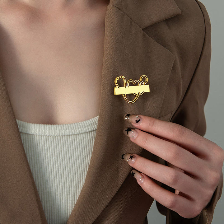 Broche stéthoscope à longue bande dorée personnalisée avec votre nom