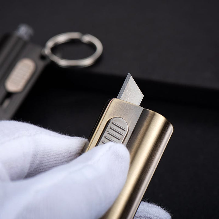 Couteau utilitaire Ouvre-boîte Allumette permanente Porte-clés Briquet à pétrole