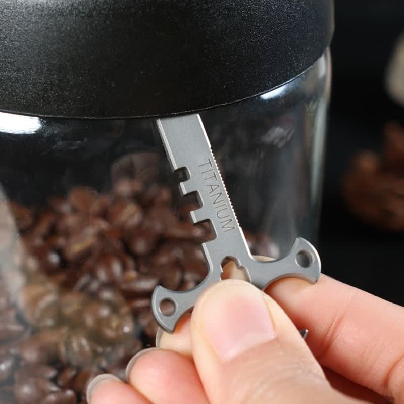 Porte-clés EDC en forme de croix avec mini décapsuleur portable pour l'extérieur