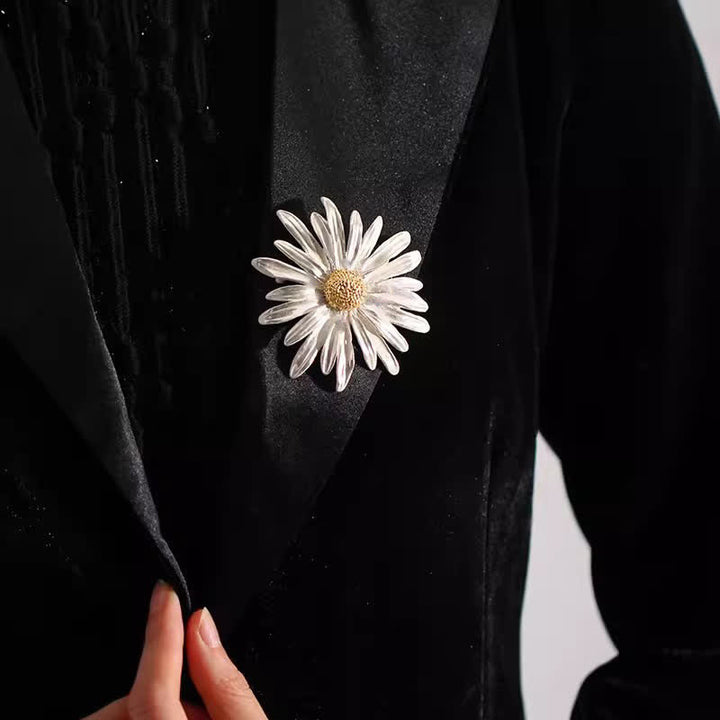 Broche marguerite argentée pour femme, peinture à l'huile artistique