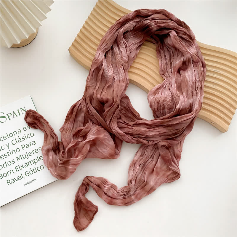 Écharpe longue et fine plissée tie-dye à la main pour femme
