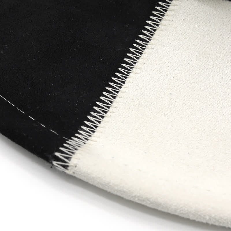 Chapeau de cowboy en similicuir noir et blanc contrasté avec rivets taureau - image 5