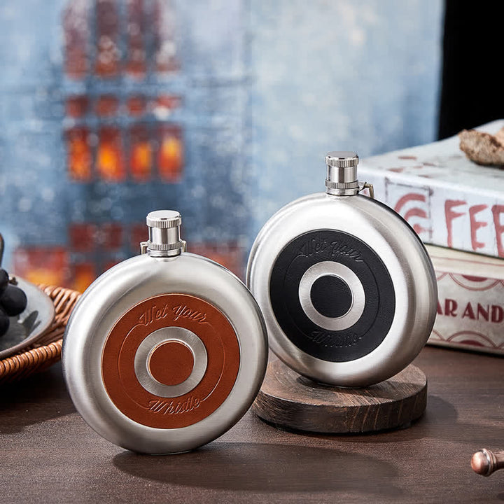 Bouteille ronde portable de 8 oz avec gobelet intégré et fermoir à griffes