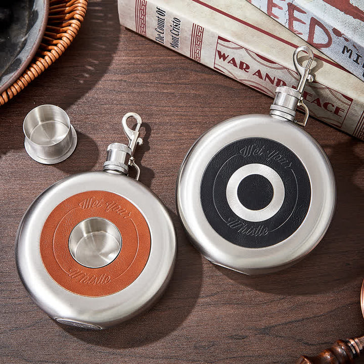 Bouteille ronde portable de 8 oz avec gobelet intégré et fermoir à griffes