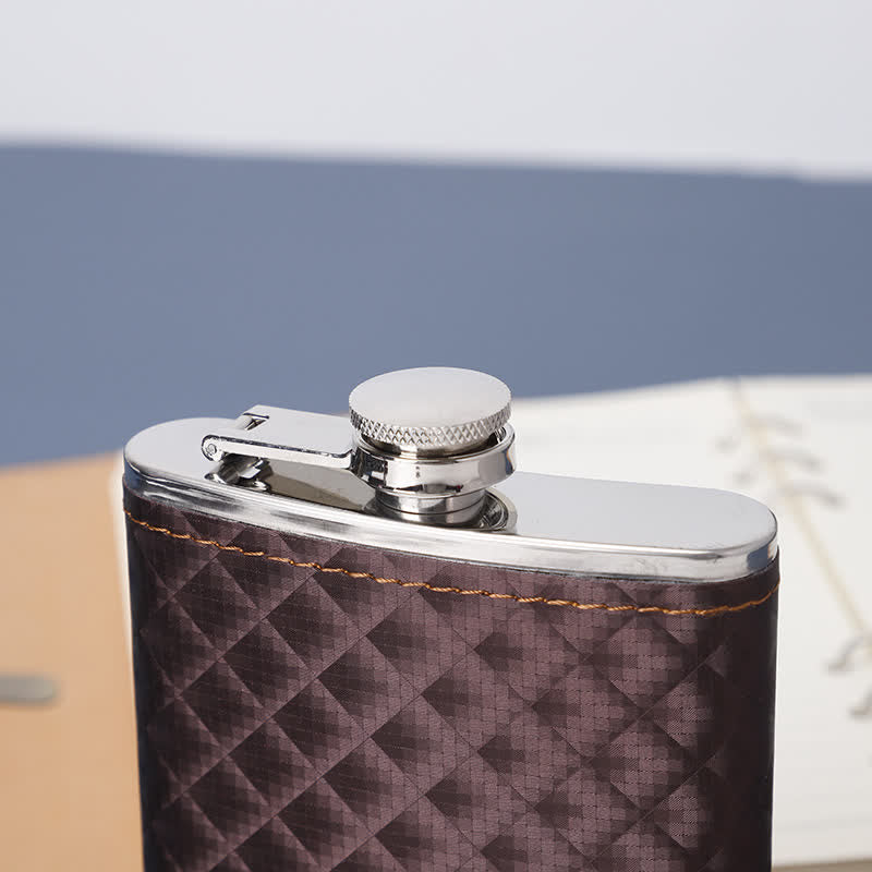 Coffret cadeau 5 pièces en cuir marron avec décapsuleur, petite carafe et flacon de 237 ml