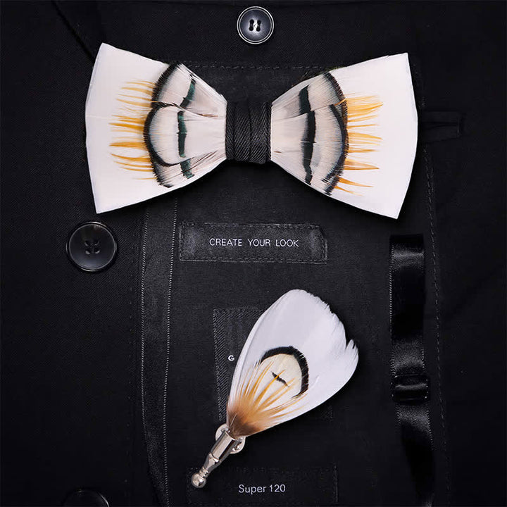 Nœud papillon beige élégant en plumes avec épingle à revers
