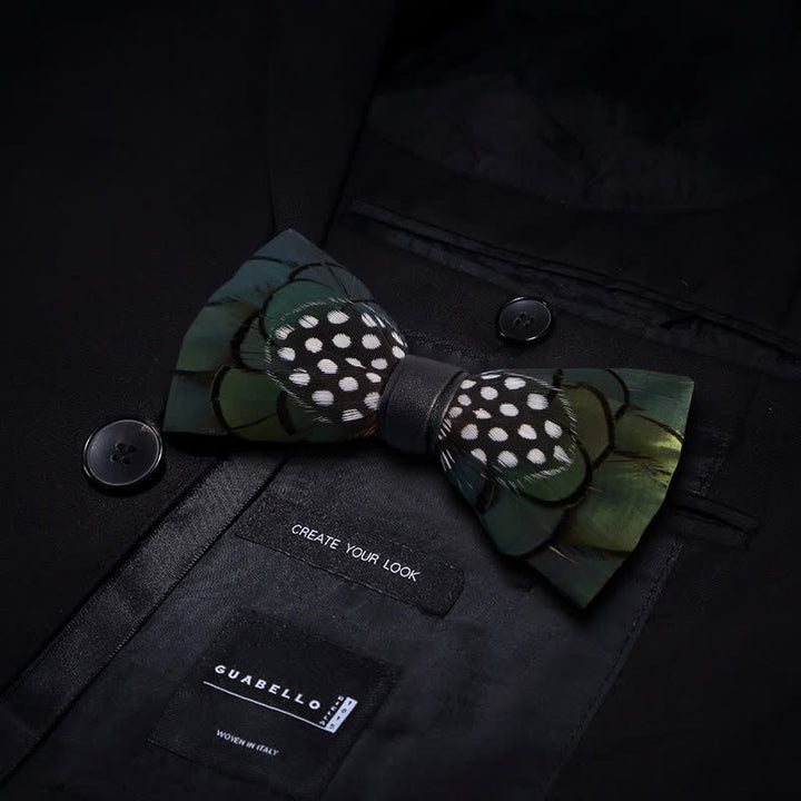 Nœud papillon chic en plumes vert foncé avec épingle à revers