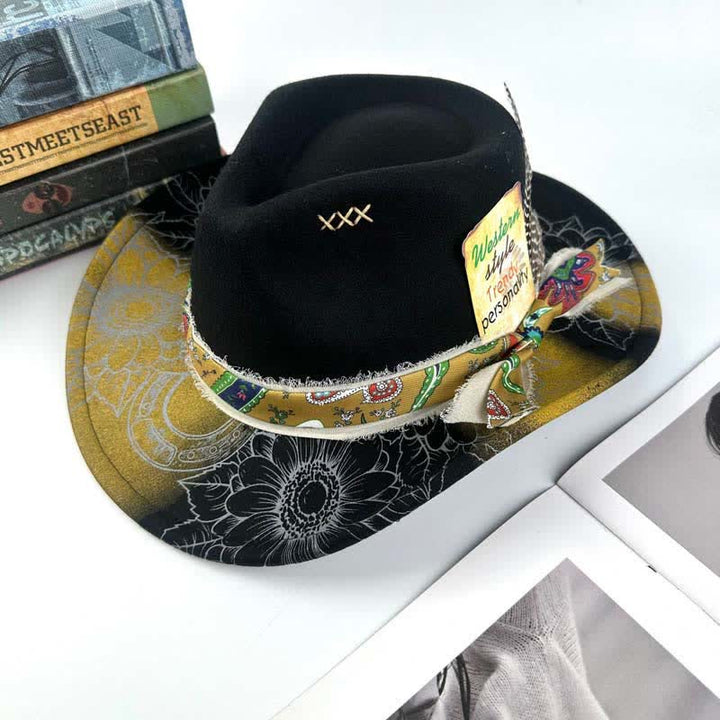 Chapeau de cowboy western décoré de plumes de tournesol peintes à la bombe
