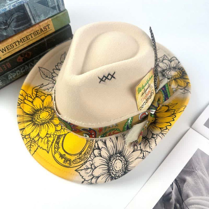 Chapeau de cowboy western décoré de plumes de tournesol peintes à la bombe