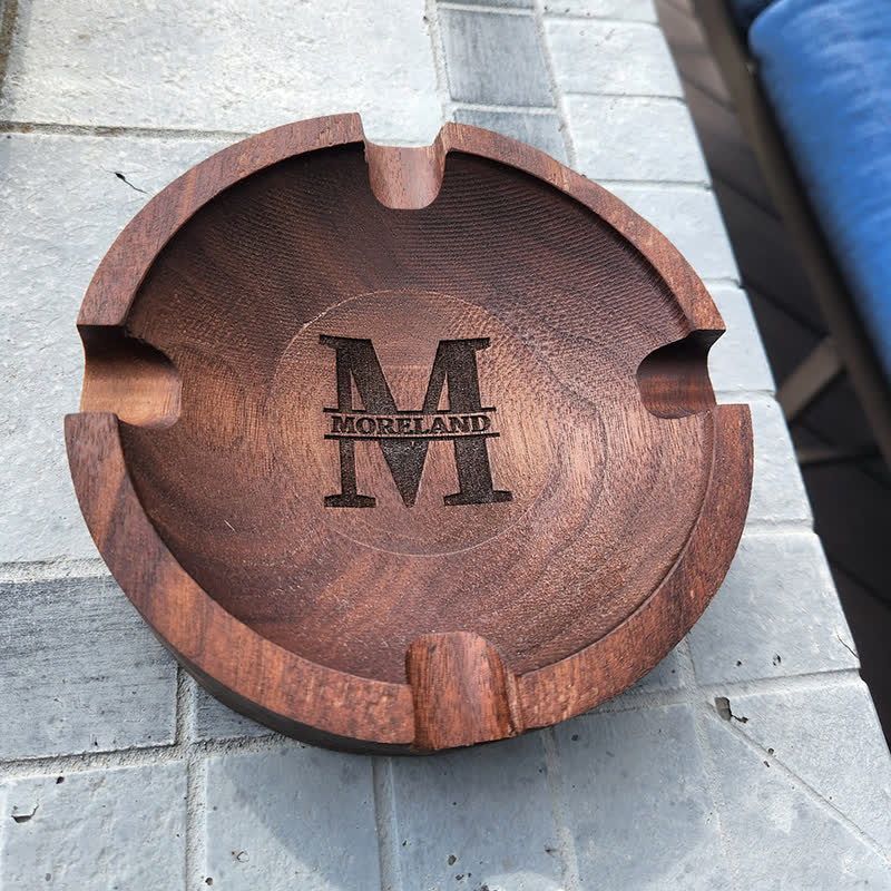 Cendrier à cigares en bois de noyer avec monogramme personnalisé - Style n°1 - image 2