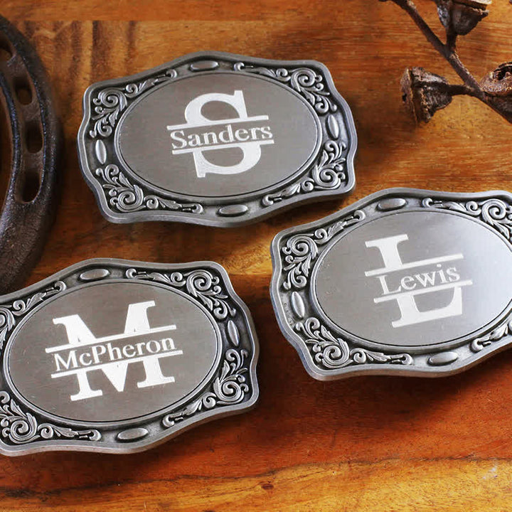 Ceinture en cuir avec boucle personnalisée en argent antique et monogramme