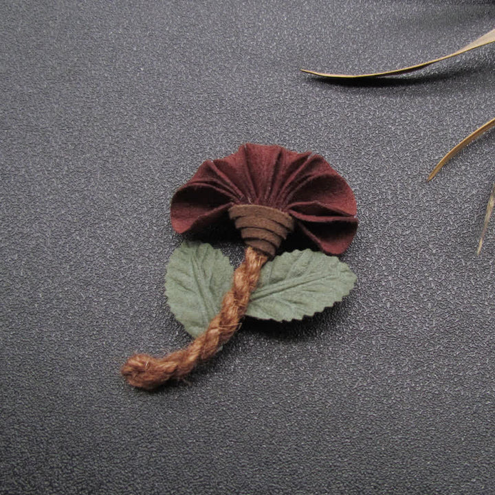 Broche en tissu à motif floral froissé bordeaux pour mariage