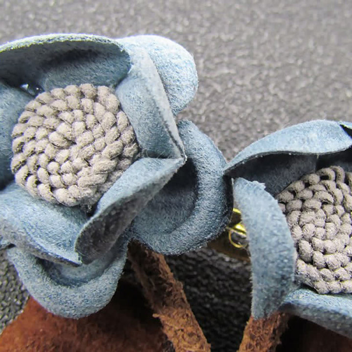 Broche en tissu à doubles fleurs bleu pâle, design original pour mariage