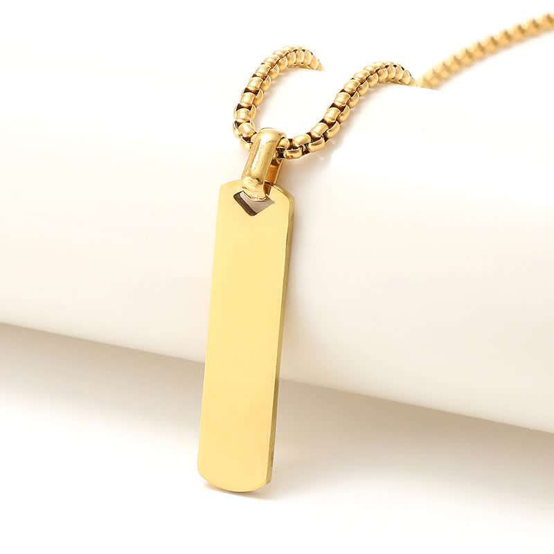 Collier pendentif rectangulaire avec nom personnalisé gravé au laser