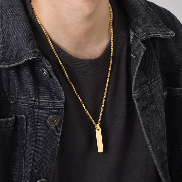 Collier pendentif rectangulaire avec nom personnalisé gravé au laser