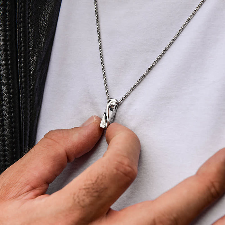 Collier pendentif torsadé chic avec nom personnalisé
