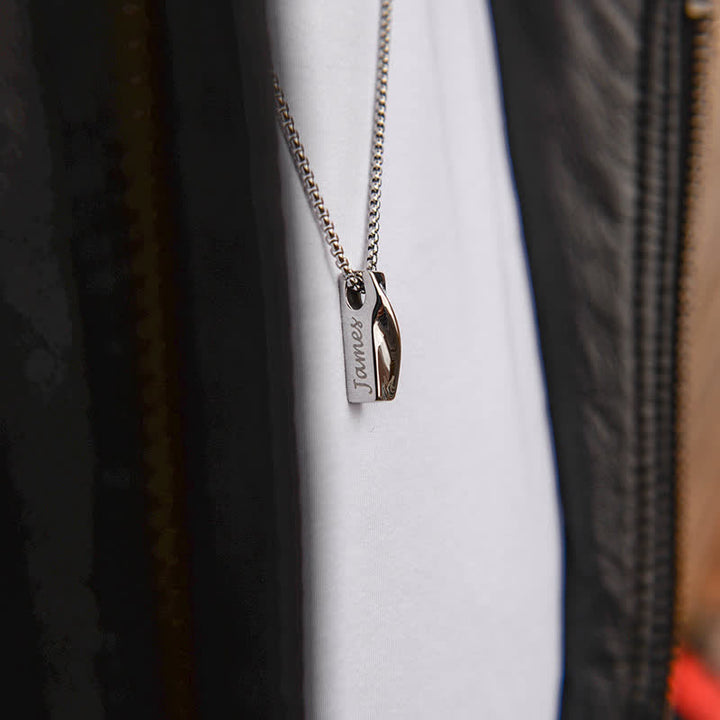 Collier pendentif torsadé chic avec nom personnalisé