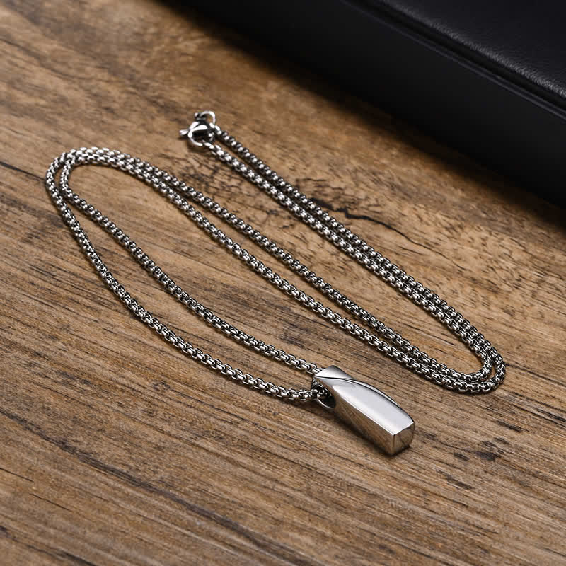 Collier pendentif torsadé chic avec nom personnalisé