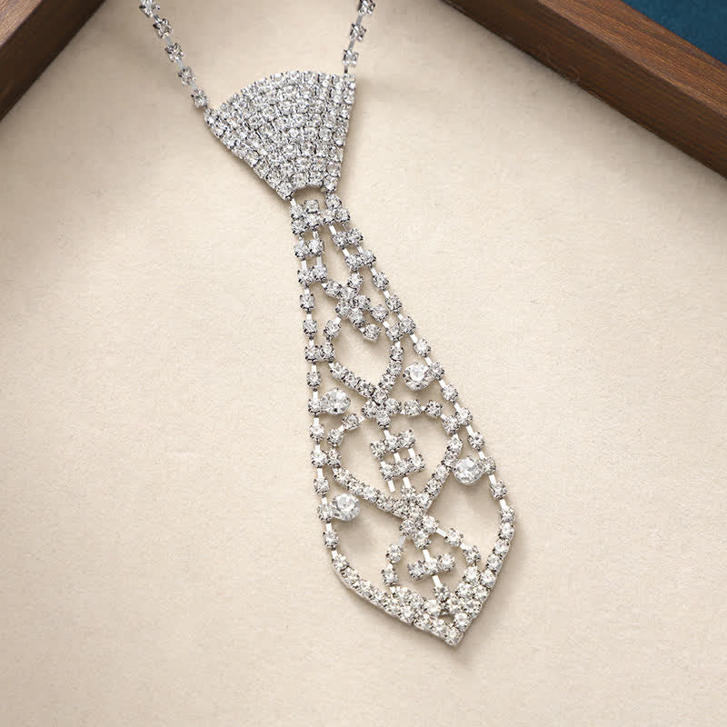 Collier cravate créatif en cristal et strass pour fête