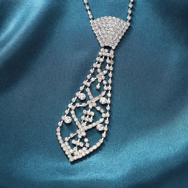 Collier cravate créatif en cristal et strass pour fête