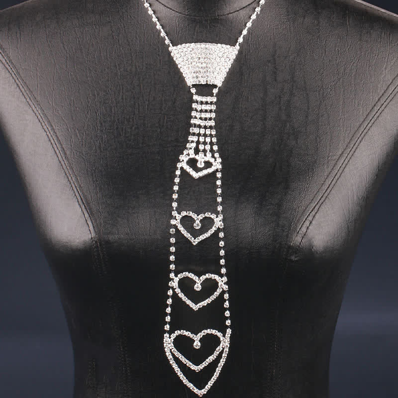 Collier cravate créatif de luxe en strass en forme de cœur
