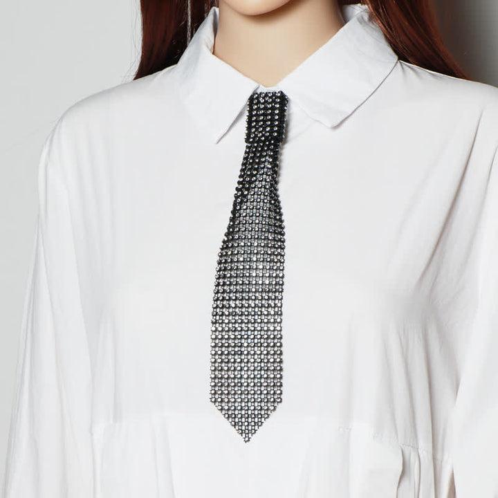 Collier cravate créatif en strass ultra-brillants