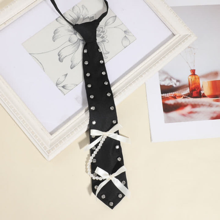 Cravate pré-nouée créative ornée de strass noirs