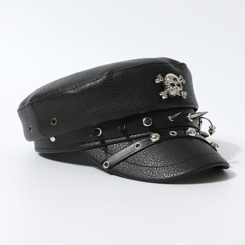 Béret élégant en cuir noir pour femme avec rivets et tête de mort