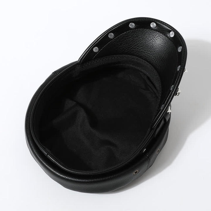 Béret en cuir noir à rivets et cœurs style hip-hop