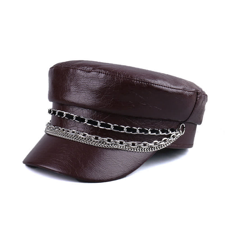 Béret en cuir noir à dessus plat et chaîne décorée pour femme