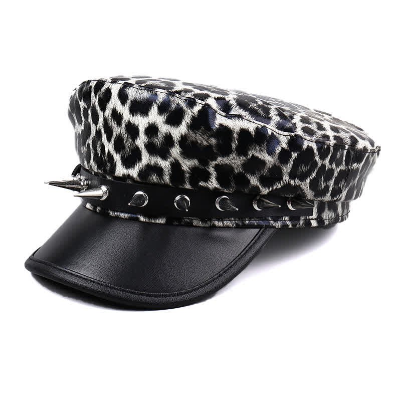 Béret en cuir imprimé léopard pour femme avec décorations à rivets