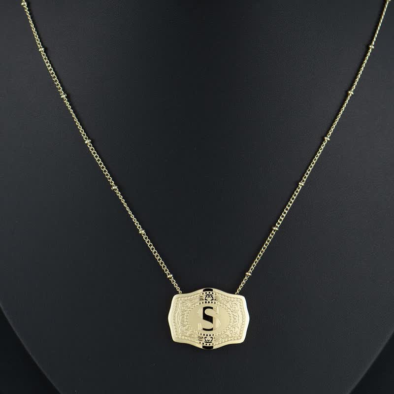 Collier mini lettre initiale en relief doré