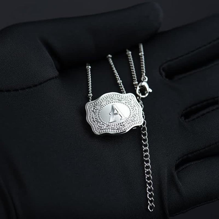Collier mini lettre initiale en relief en argent - image 1