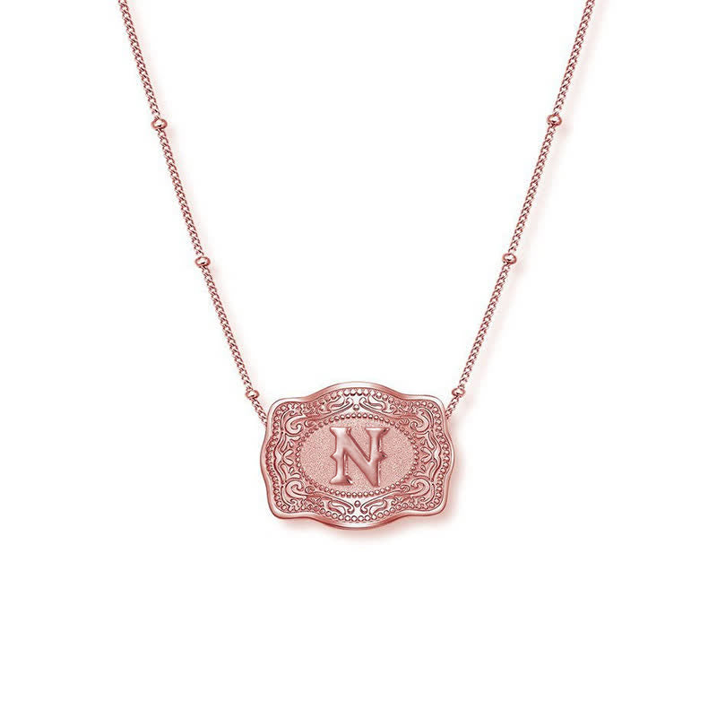 Collier mini lettre initiale en relief en or rose